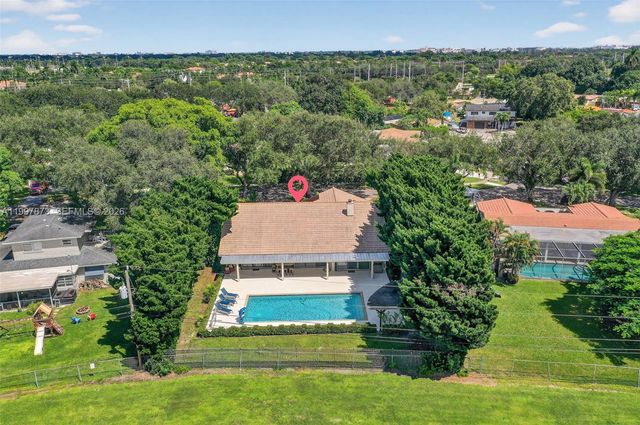 8860 SW 49th Ct, Cooper City, FL 33328