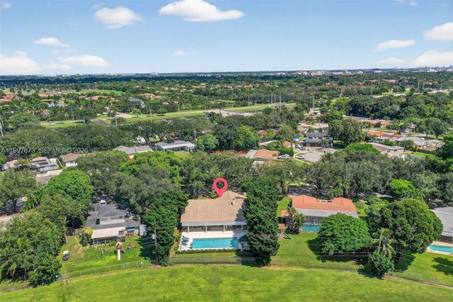 8860 SW 49th Ct, Cooper City, FL 33328