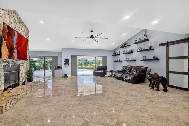 8860 SW 49th Ct, Cooper City, FL 33328