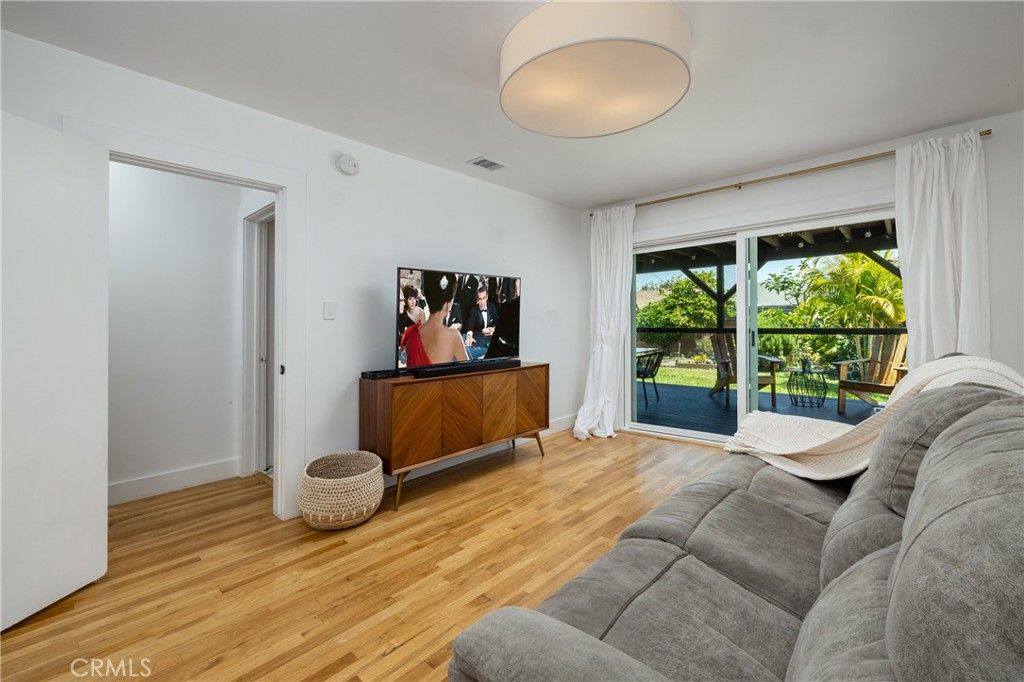 Image 16 of property listing at 4718 Vangold, Lakewood, CA 90712