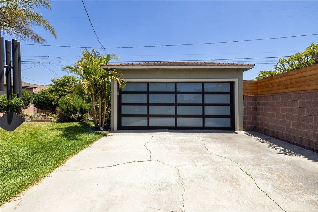 Image 23 of property listing at 4718 Vangold, Lakewood, CA 90712