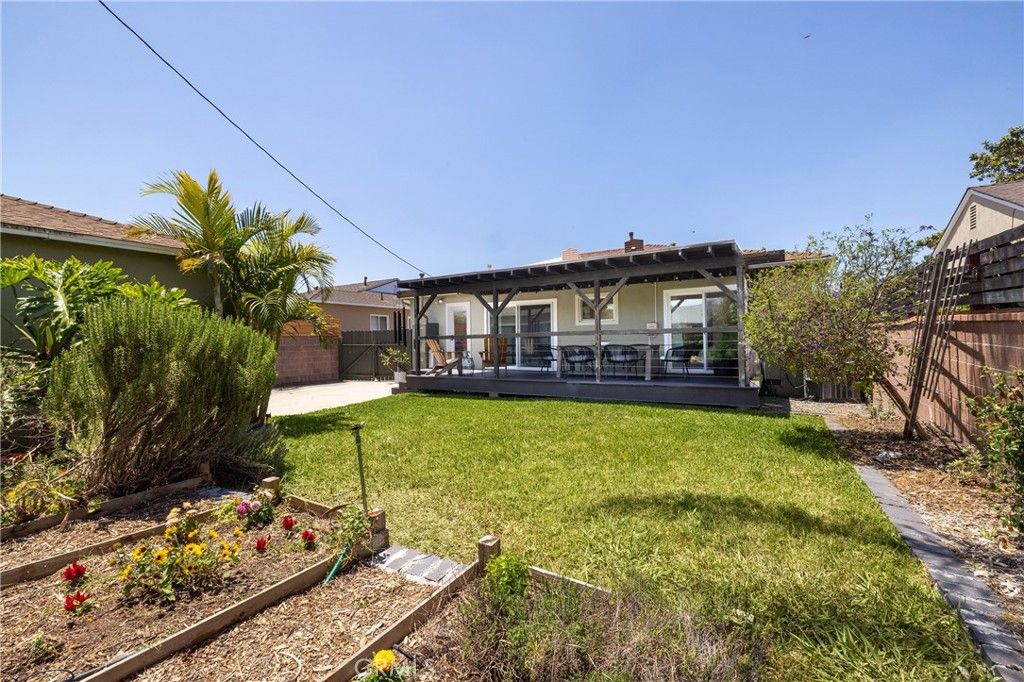 Image 25 of property listing at 4718 Vangold, Lakewood, CA 90712