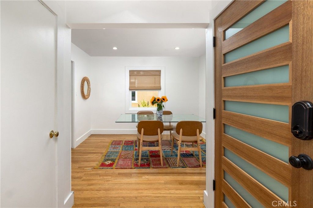 Image 6 of property listing at 4718 Vangold, Lakewood, CA 90712