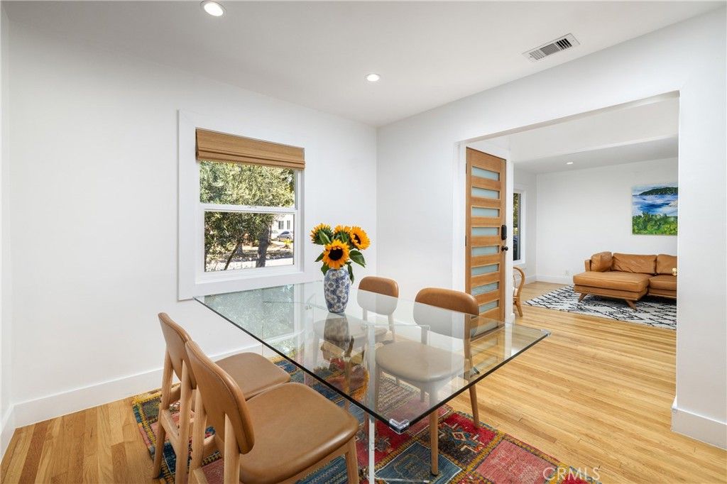 Image 7 of property listing at 4718 Vangold, Lakewood, CA 90712