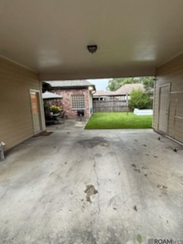 39331 Meadowbrook Ave, Prairieville, LA 70769