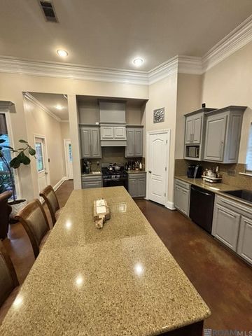 39331 Meadowbrook Ave, Prairieville, LA 70769