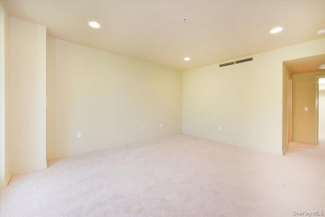 100 Harborview Drive 555, Port Washington, NY 11050