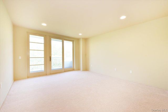 100 Harborview Drive 555, Port Washington, NY 11050