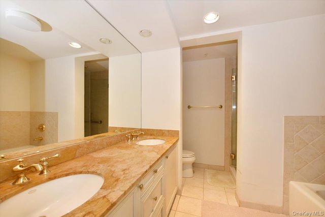 100 Harborview Drive 555, Port Washington, NY 11050