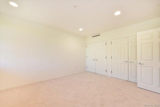100 Harborview Drive 555, Port Washington, NY 11050