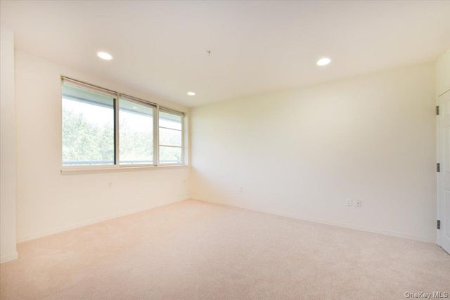 100 Harborview Drive 555, Port Washington, NY 11050
