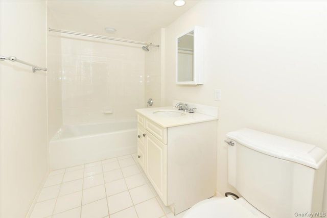 100 Harborview Drive 555, Port Washington, NY 11050