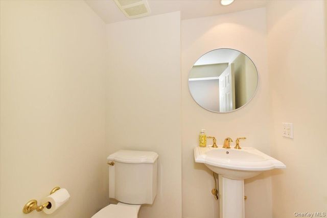 100 Harborview Drive 555, Port Washington, NY 11050