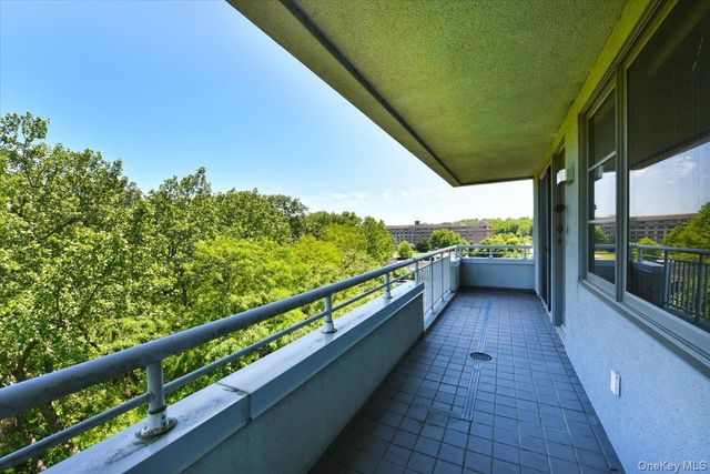 100 Harborview Drive 555, Port Washington, NY 11050