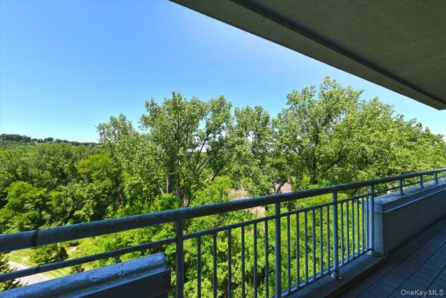 100 Harborview Drive 555, Port Washington, NY 11050