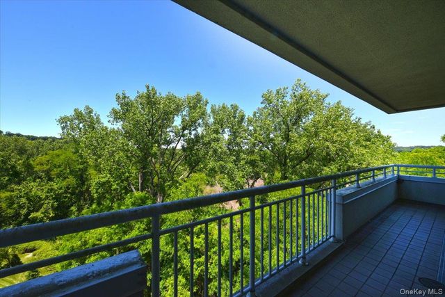 100 Harborview Drive 555, Port Washington, NY 11050