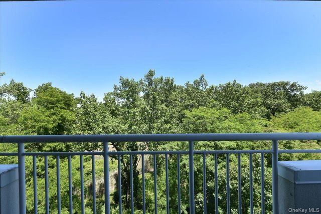 100 Harborview Drive 555, Port Washington, NY 11050