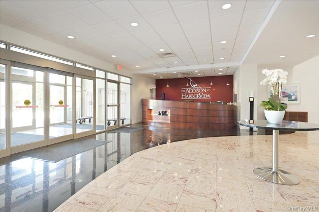 100 Harborview Drive 555, Port Washington, NY 11050