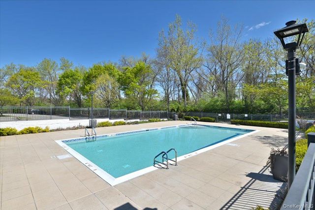 100 Harborview Drive 555, Port Washington, NY 11050