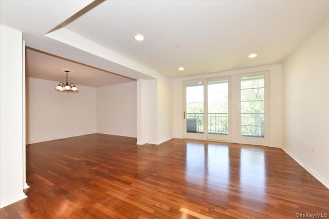 100 Harborview Drive 555, Port Washington, NY 11050