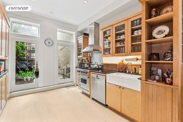 207 E 31ST Street, New York City, NY 10016