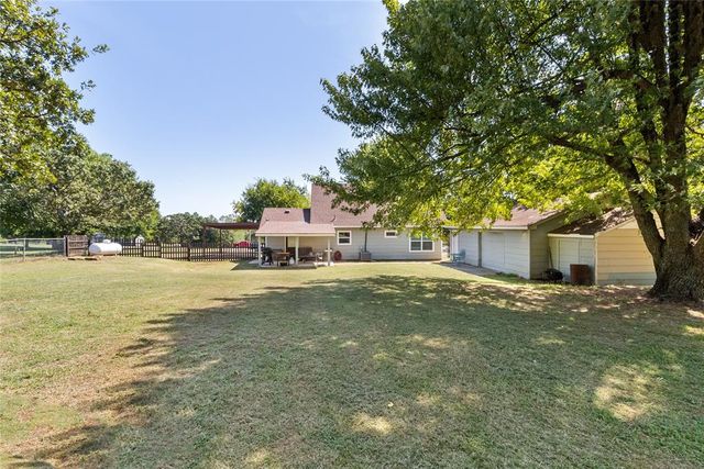 9025 Hollow Road, Newalla, OK 74857