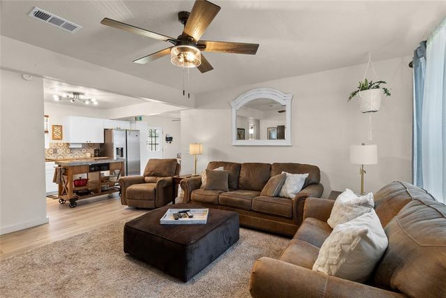 9025 Hollow Road, Newalla, OK 74857