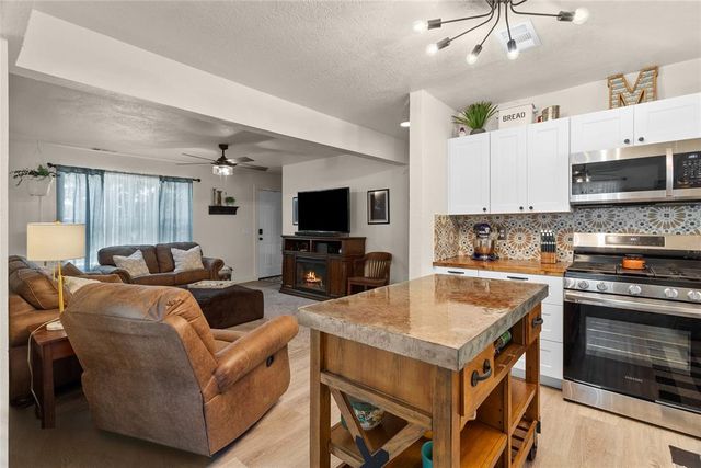 9025 Hollow Road, Newalla, OK 74857