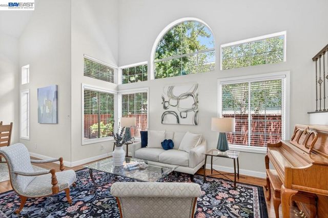 620 Amberwood Way, Livermore, CA 94551