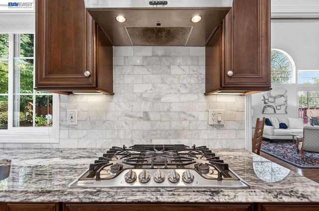 620 Amberwood Way, Livermore, CA 94551
