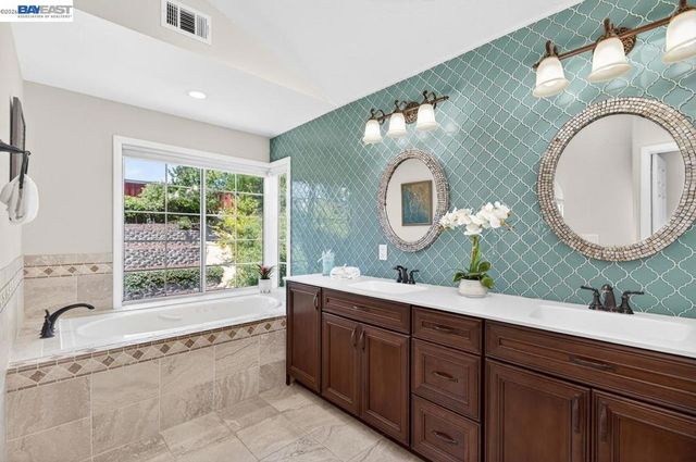 620 Amberwood Way, Livermore, CA 94551