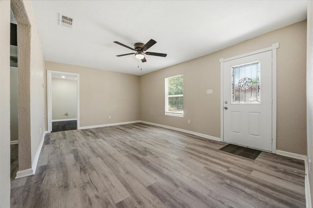 2708 Burchill Road S, Fort Worth, TX 76105