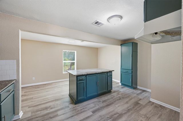 2708 Burchill Road S, Fort Worth, TX 76105