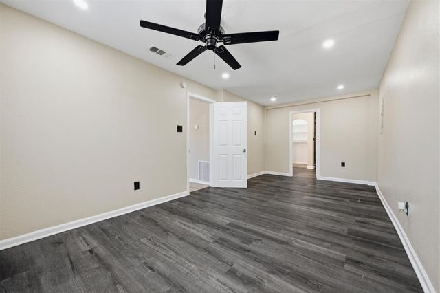 2708 Burchill Road S, Fort Worth, TX 76105
