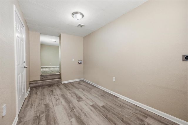 2708 Burchill Road S, Fort Worth, TX 76105