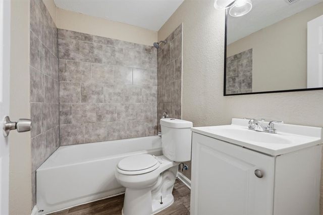 2708 Burchill Road S, Fort Worth, TX 76105