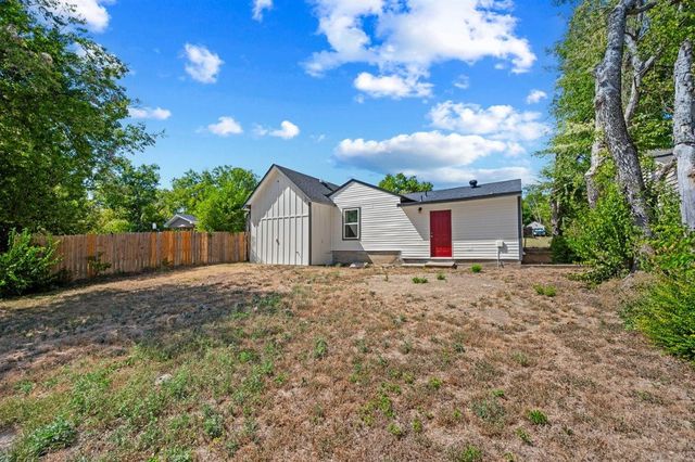 2708 Burchill Road S, Fort Worth, TX 76105