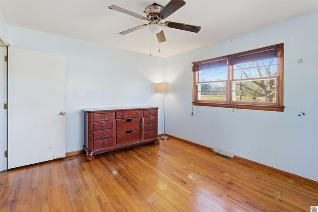 5045 Contest Road, Paducah, KY 42001