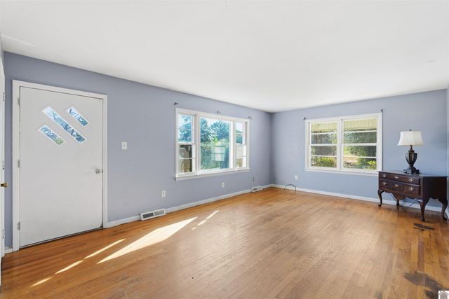 5045 Contest Road, Paducah, KY 42001