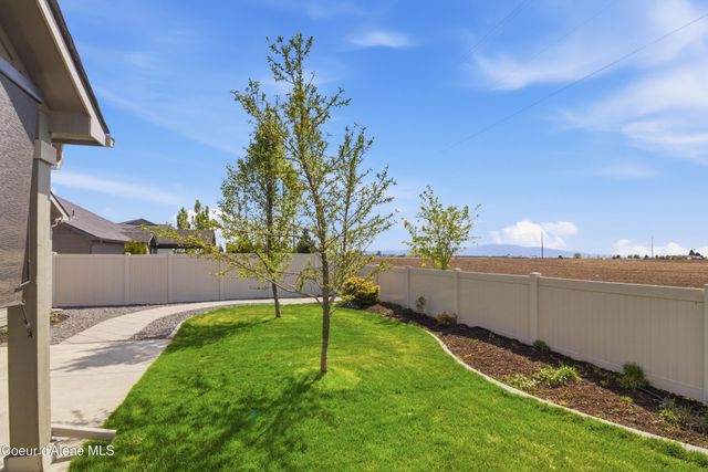 13005 N Loveland WAY, Hayden, ID 83835