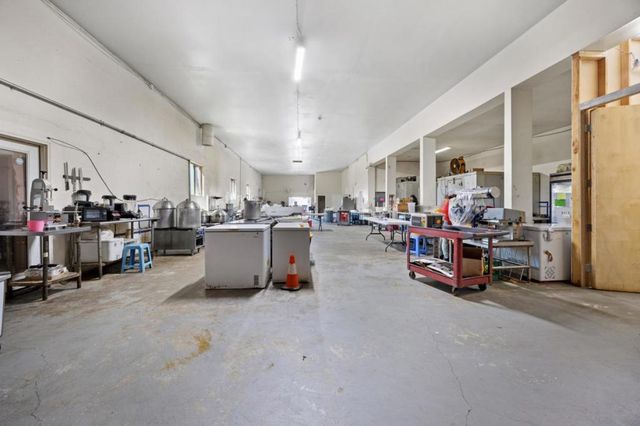 7201 International Boulevard, Oakland, CA 94621