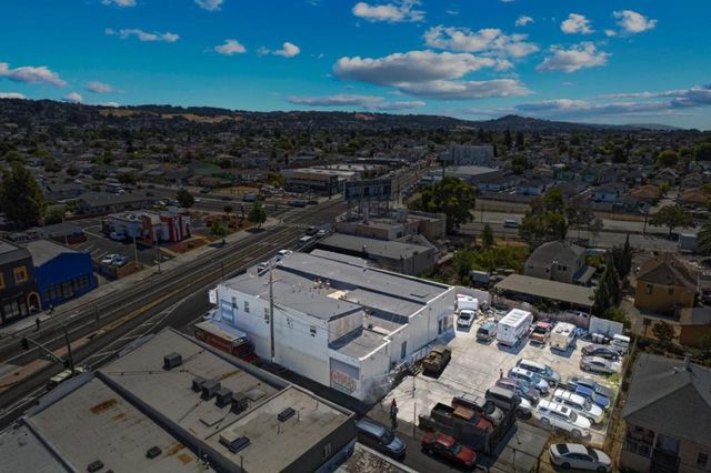 7201 International Boulevard, Oakland, CA 94621