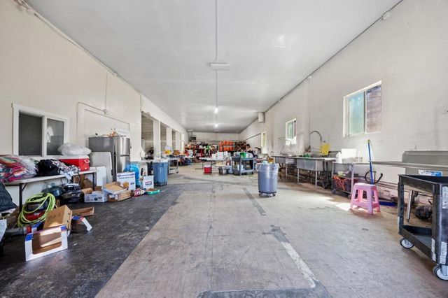 7201 International Boulevard, Oakland, CA 94621