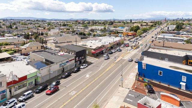 7201 International Boulevard, Oakland, CA 94621