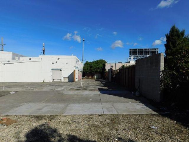 7201 International Boulevard, Oakland, CA 94621