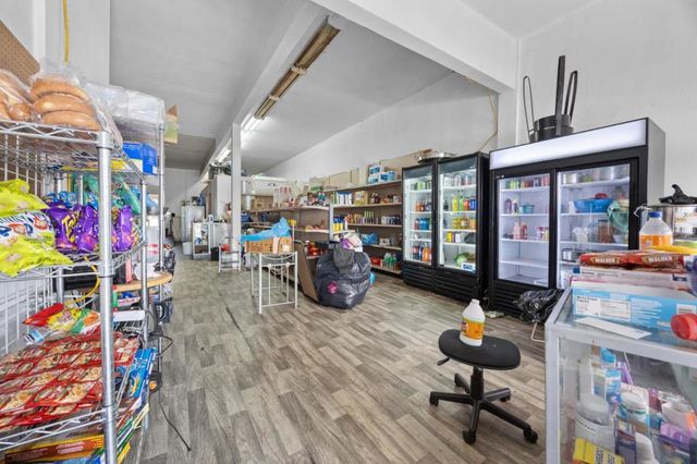 7201 International Boulevard, Oakland, CA 94621