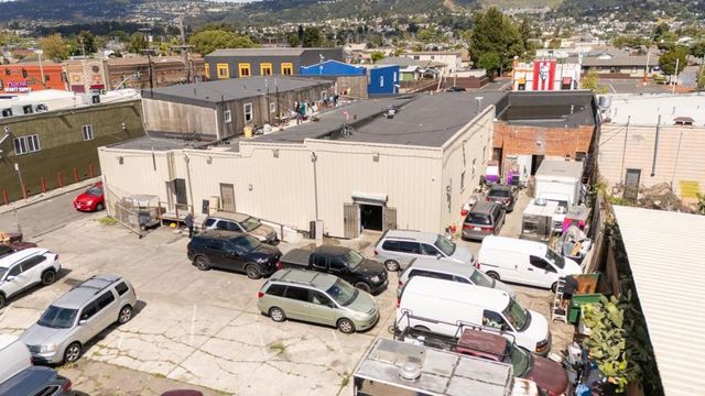 7201 International Boulevard, Oakland, CA 94621