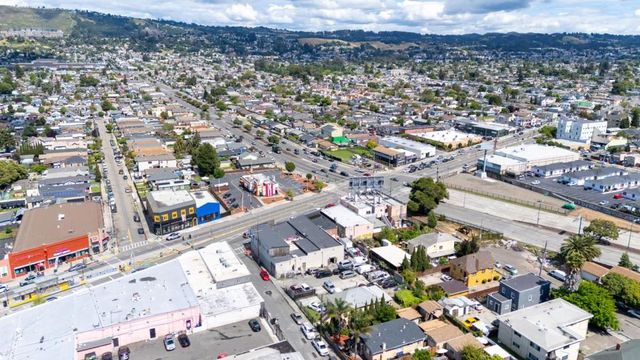 7201 International Boulevard, Oakland, CA 94621