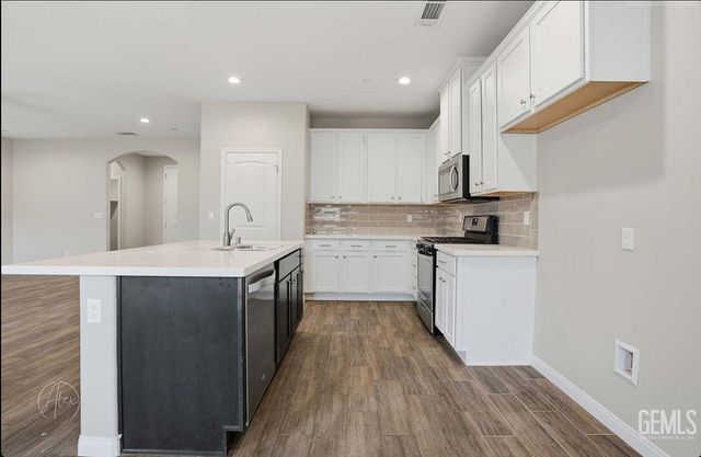 8504 Kowa Street, Bakersfield, CA 93314