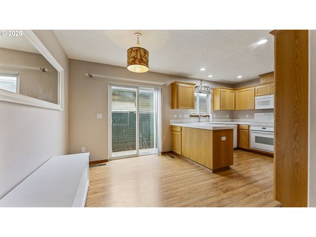 1919 26TH Ave 2, Forest Grove, OR 97116